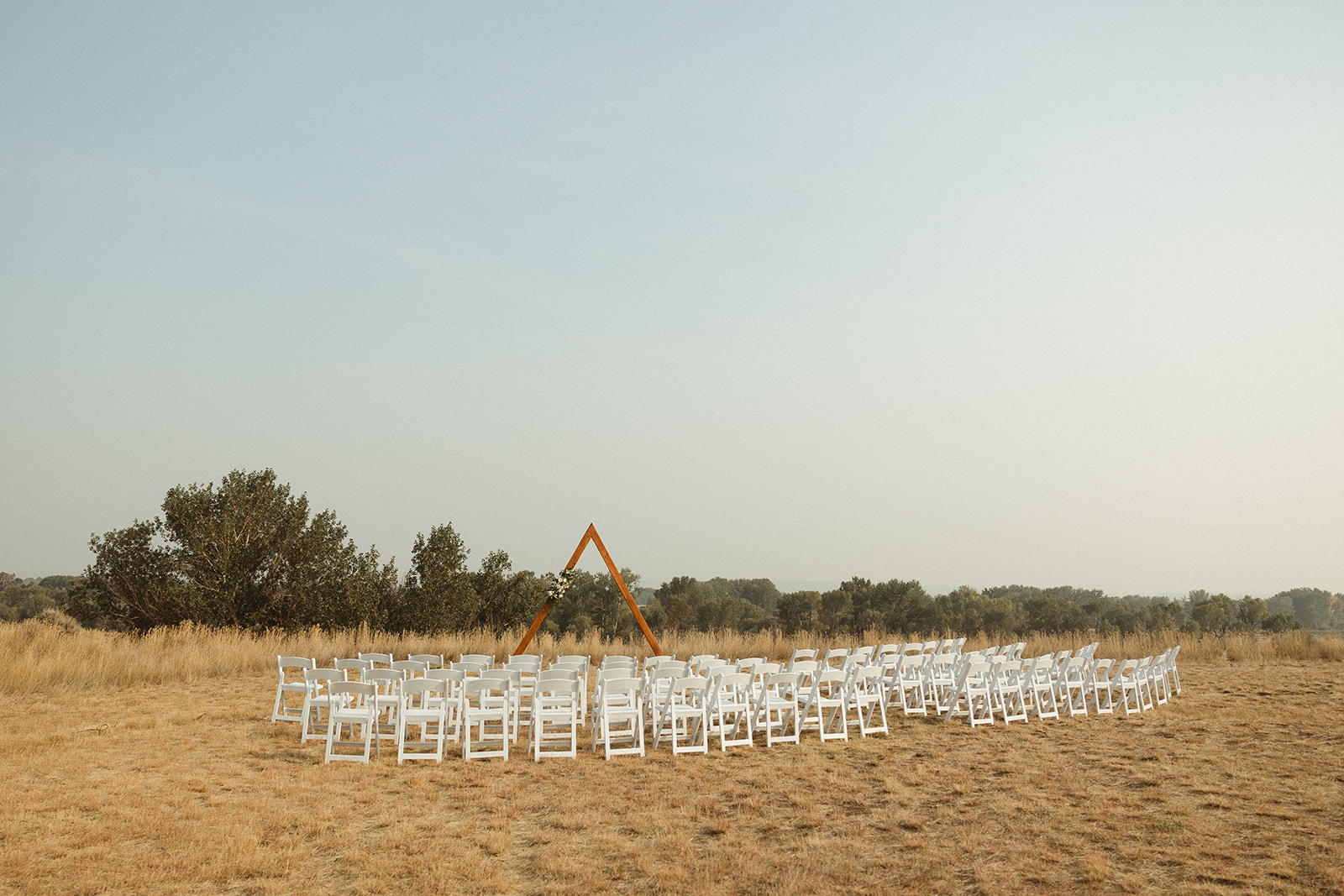 A Sacajawea Hotel wedding in the summer